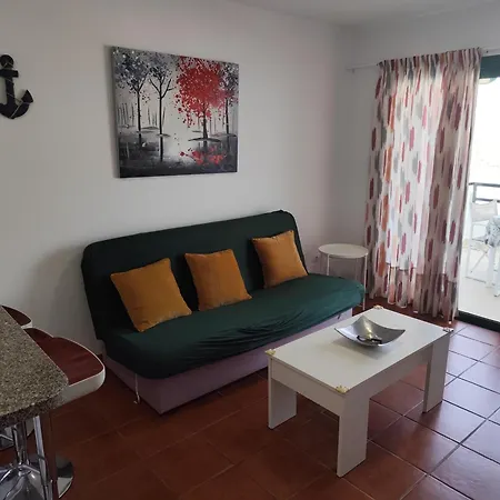Horizon Views - Excellent Location With Ocean View 아파트