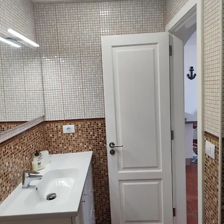 Horizon Views - Excellent Location With Ocean View 아파트 *